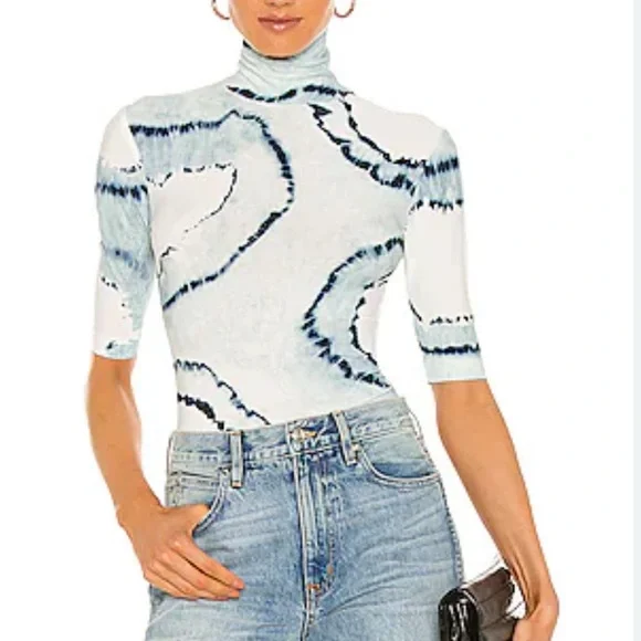 Norma Kamali Slim Fit Turtle Top - Picture 1 of 3